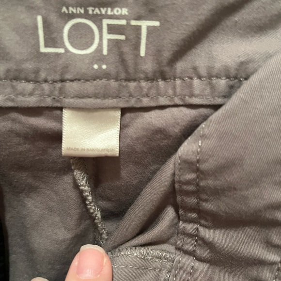 Ann Taylor Loft Original Crop Pants. Size 14, gray. - Picture 5 of 5